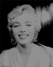 Kiss Marilyn Monroe GIF - Kiss Marilyn Monroe GIFs