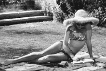 Lolita Dominique Swain GIF - Lolita Dominique Swain Sunbathing GIFs