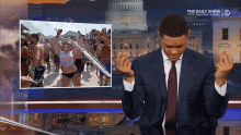 Snaps GIF - Tds Reaction The Daily Show Daily Show GIFs