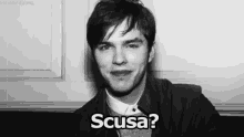 Nicholas Hoult Scusa Stai Parlando Con Me Attore GIF - Nicholas Hoult Sorry Are You Talking To Me GIFs