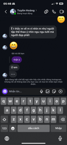 a phone screen shows a conversation between tuyen hoang and someone