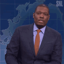 Trying Not To Laugh Michael Che GIF - Trying Not To Laugh Michael Che Saturday Night Live GIFs