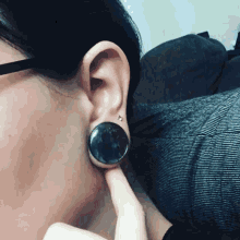 Earring Earlobe GIF - Earring Earlobe Lobes GIFs