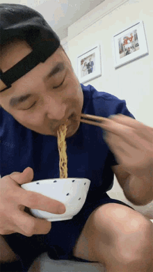 Eating Chef Chris Cho GIF - Eating Chef Chris Cho Slurping GIFs