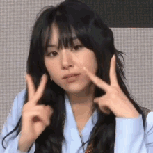 Duafairie Chaeyoung Peace Sign GIF