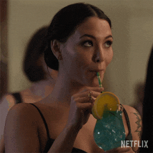 Sipping Cocktail Fivel Stewart GIF - Sipping Cocktail Fivel Stewart The Recruit GIFs