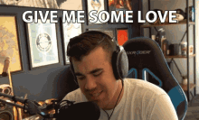Give Me Some Love Beg GIF - Give Me Some Love Beg Singing GIFs