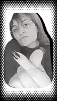 a black and white photo of a woman with the time of 17:25 on the bottom