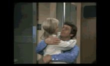 Brady Bunch Kiss GIF - Brady Bunch Kiss Love GIFs