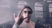 Vso Hand Sign GIF - Vso Hand Sign Mic GIFs