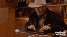 twin peaks old people typing one finger typing technology out of touch