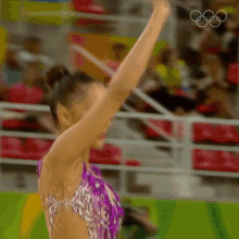 waving margarita mamun olympics greeting hello