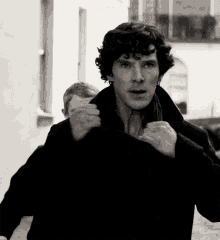 Http://Www.Dollymix.Tv/2012/04/Benedict_cumberbatch_watch_top.Html GIF - Sherlock Holmes Benedict GIFs