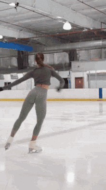 Ice Skating Yoga Pants GIF - Ice Skating Yoga Pants Sexy Ice Queen GIFs