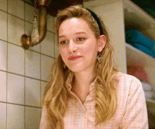 Victoria Pedretti Idk GIF - Victoria Pedretti Idk Bly Manor GIFs