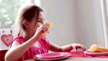 Eating Claire Crosby GIF - Eating Claire Crosby Claire And The Crosbys GIFs