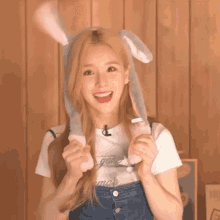 Heejin Loona GIF - Heejin Loona Rabbit Hat GIFs