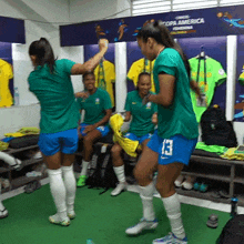 sambinha confedera%C3%A7%C3%A3o brasileira de futebol sele%C3%A7%C3%A3o brasileira futebol feminino dancinha brasileira