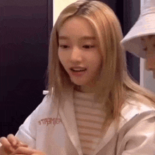 Gowon Loona GIF - Gowon Loona Gowon Smile GIFs