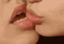 Chikistrukis Bbcita GIF - Chikistrukis Bbcita Kissing GIFs