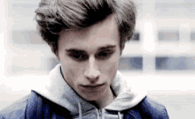 Look Up Lucas Lallemant GIF - Look Up Lucas Lallemant Looking GIFs