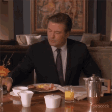 Contacting Jack Donaghy GIF - Contacting Jack Donaghy 30rock GIFs