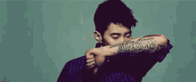 박재범 문신 타투 GIF - Park Jaebum Tattoo Arm GIFs