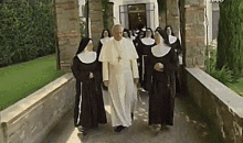 Pope Pope Francis GIF - Pope Pope Francis Nun GIFs