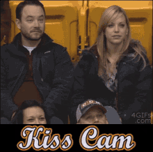 Lol Kisscam GIF - Lol Kisscam Funny GIFs