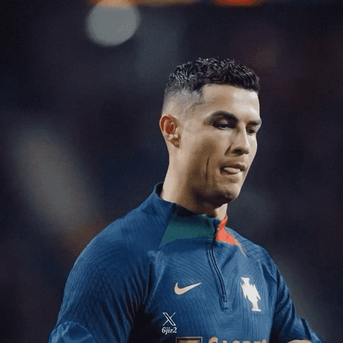 Ronaldo Ronaldo Al Nassr GIF – Ronaldo Ronaldo al nassr Listening to music  – Otkrivajte i delite GIF-ove