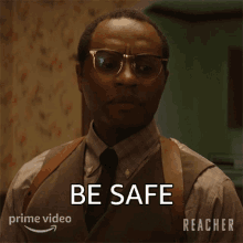 Be Safe Chief Detective Oscar Finlay GIF - Be Safe Chief Detective Oscar Finlay Reacher GIFs