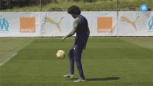 football entrainement juggle practicing ball bounce