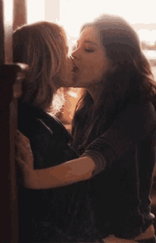 Kinky Lesbian Kiss Gif - Sexy Lesbians Rough Kissing Gif | BDSM Fetish
