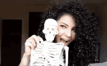 Brinquedo De Esqueleto Mordendo GIF - Brinquedo De Esqueleto Esqueleto Mordendo GIFs