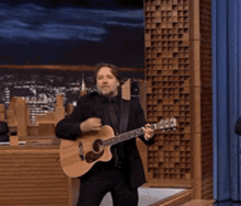 Russell Crowe Singing GIF - Russell Crowe Singing Playing Guitar GIFs