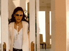 Jlo Toxiqueney GIF - Jlo Toxiqueney Mannequinney GIFs
