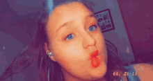Lolz Selfie GIF - Lolz Selfie Lips GIFs