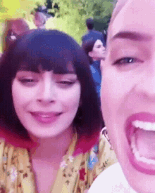Anne Marie Charli Xcx GIF - Anne Marie Charli Xcx Laughing GIFs
