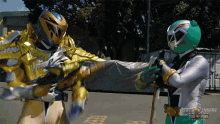 Teleport Aiyon GIF - Teleport Aiyon Dino Fury Gold Ranger GIFs