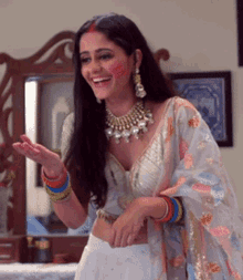 Ayesha Singh Sai Joshi GIF - Ayesha Singh Sai Joshi Queen Ayesha Singh GIFs