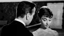 Audrey Hepburn Kiss GIF - Audrey Hepburn Kiss Peck GIFs
