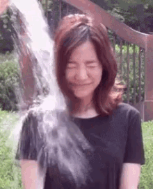 써니 아이스버킷 아이스버킷챌린지 차가워 시원해 소녀시대 GIF - Sunny Ice Bucke Ice Bucket Challenge GIFs