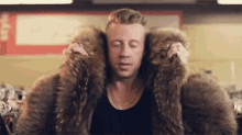 yes oh yeah macklemore thrift shop