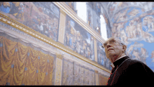 Pope Francis Jonathan Pryce GIF - Pope Francis Jonathan Pryce Looking GIFs