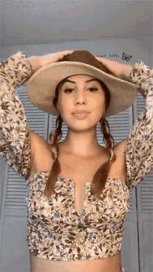 Dressing Up GIF - Dressing Up Solyb GIFs