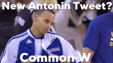 Antonin Wntonin GIF - Antonin Wntonin Look At Curry Man GIFs