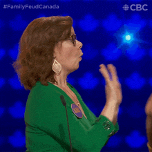 High Five Ms Hall GIF - High Five Ms Hall Family Feud Canada GIFs