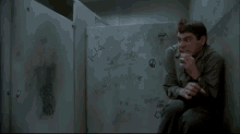 Seabass GIF - Jim Carrey Bathroom Scared GIFs