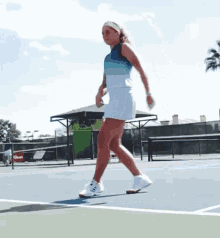 Jelena Ostapenko Dancing GIF - Jelena Ostapenko Dancing Tennis GIFs