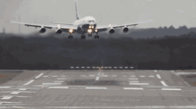 airplane landing